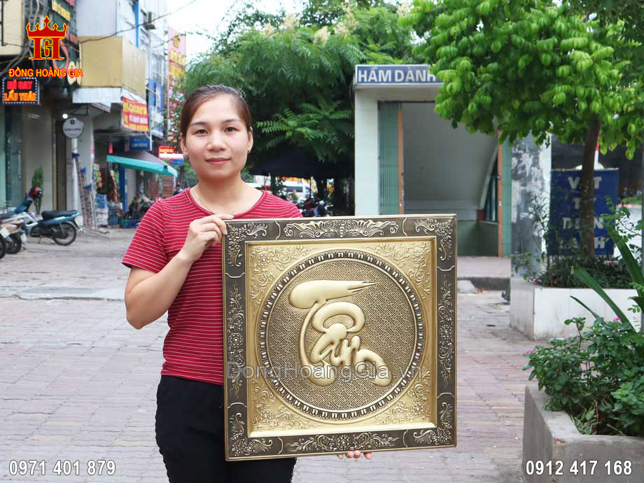 Chữ tâm thư pháp bằng đồng hun giả cổ được nhiều khách hàng yêu thích làm quà tặng